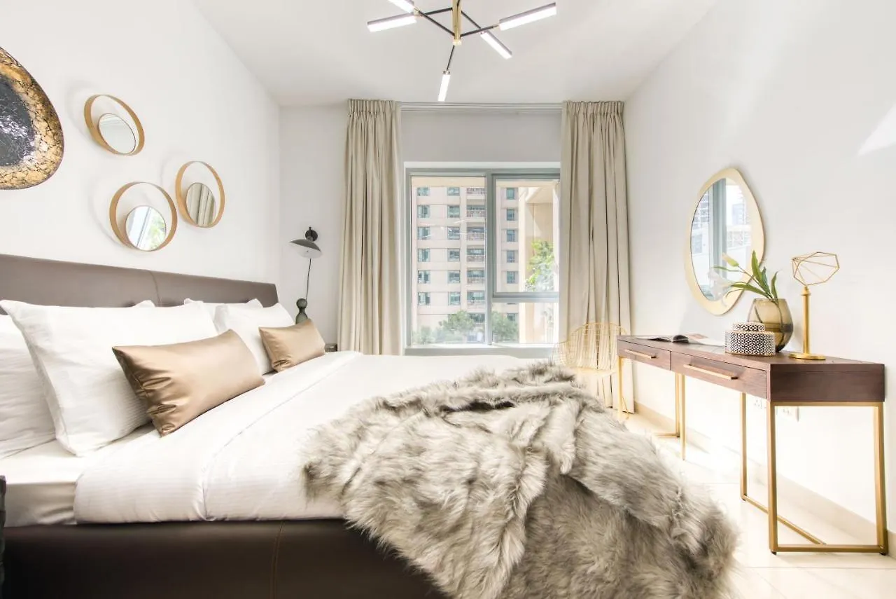 Maison Privee - Radiant Urban Retreat With Iconic Burj Khalifa Vws Dubai 0*,  United Arab Emirates
