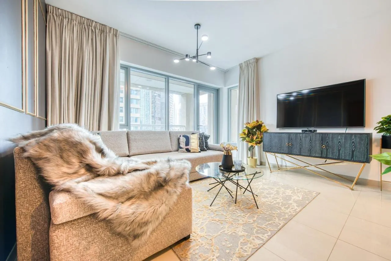 Maison Privee - Radiant Urban Retreat With Iconic Burj Khalifa Vws Dubai United Arab Emirates