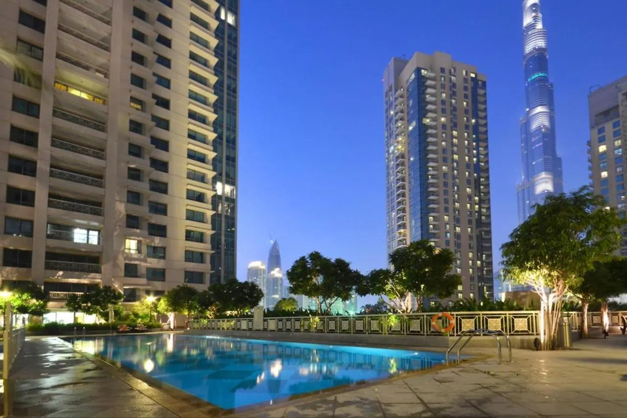 Maison Privee - Radiant Urban Retreat With Iconic Burj Khalifa Vws Dubai 0*,